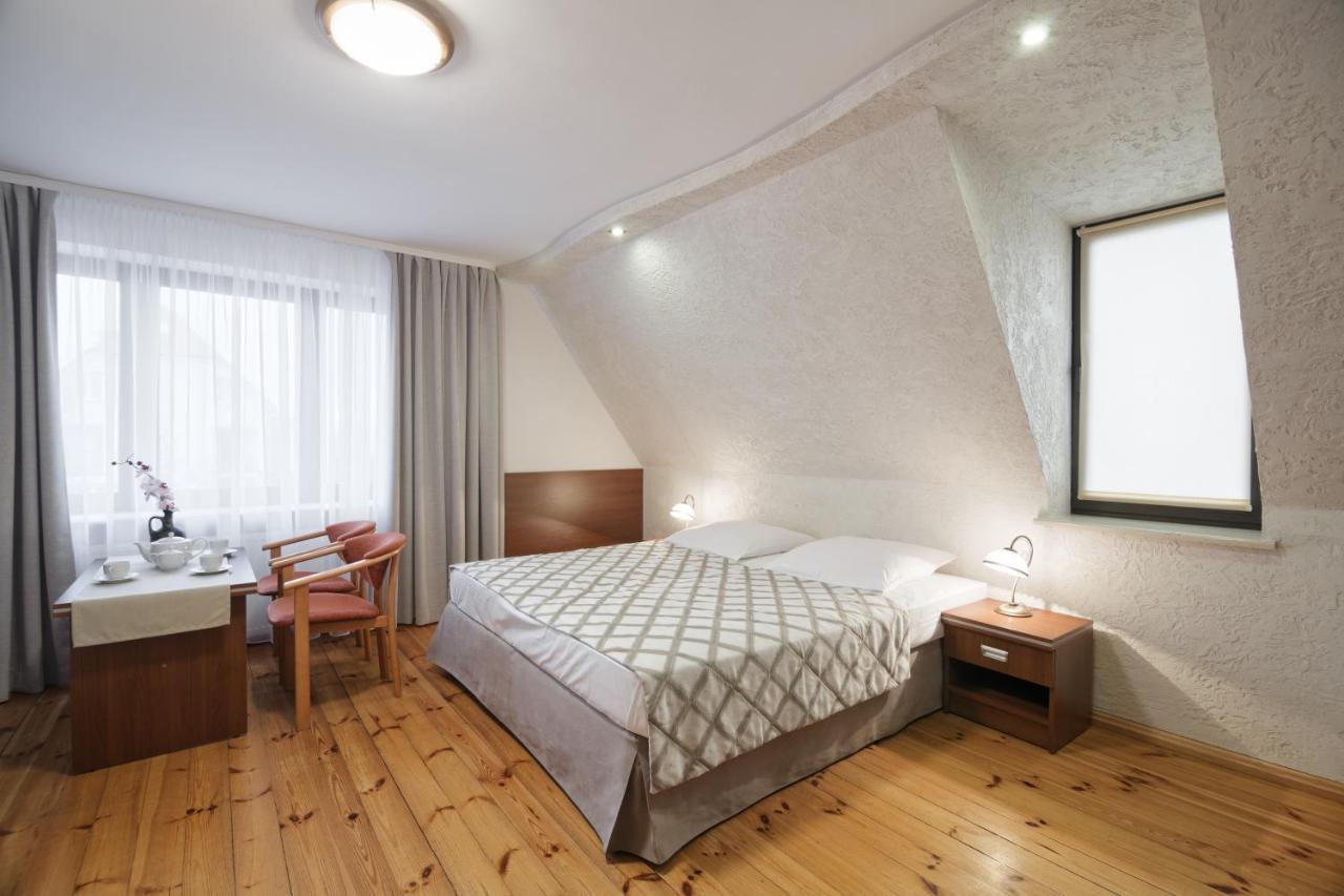 Pensjonat Tadeusz I Apartamenty W Darlowku ดาร์โลฟโก ภายนอก รูปภาพ