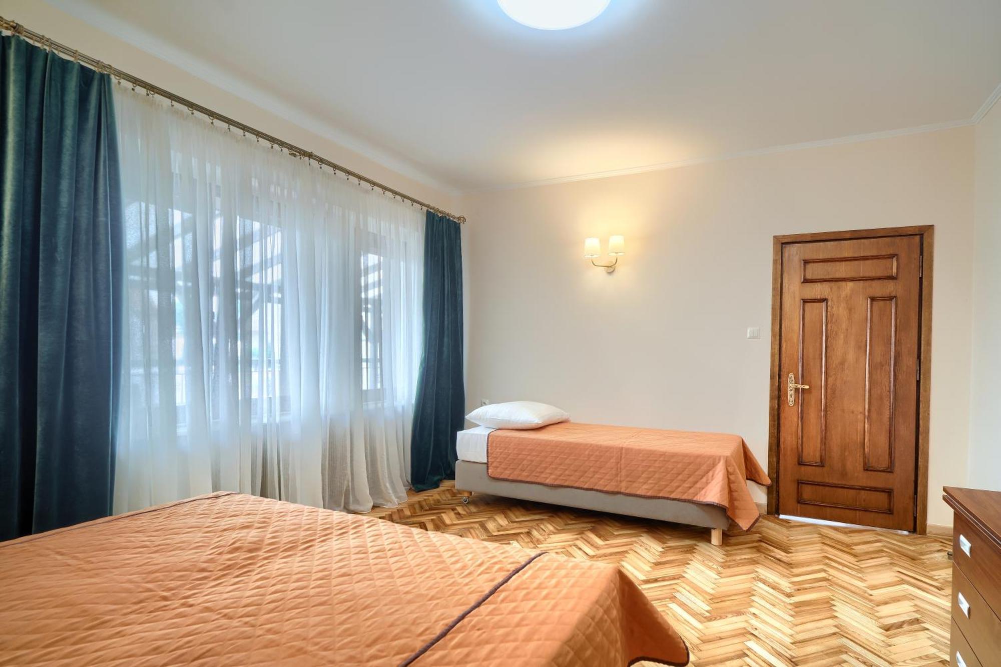 Pensjonat Tadeusz I Apartamenty W Darlowku ดาร์โลฟโก ภายนอก รูปภาพ
