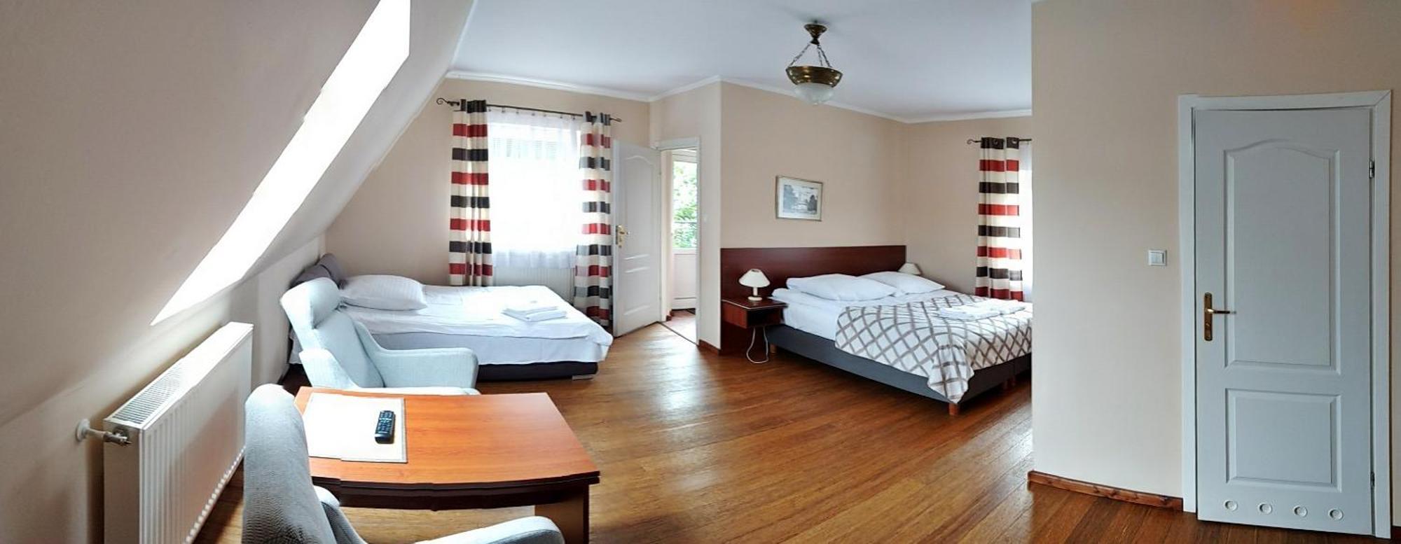 Pensjonat Tadeusz I Apartamenty W Darlowku ดาร์โลฟโก ภายนอก รูปภาพ