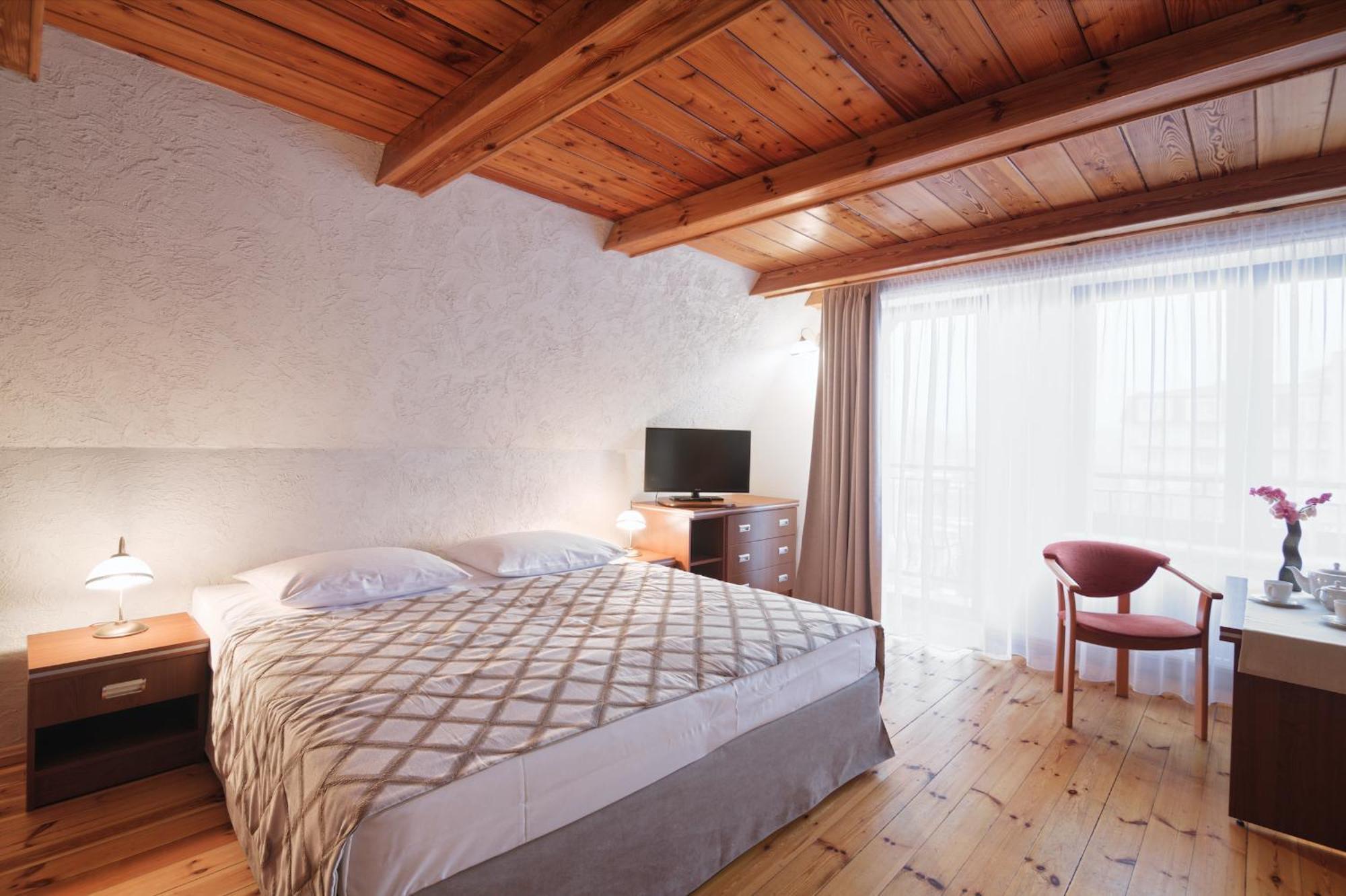 Pensjonat Tadeusz I Apartamenty W Darlowku ดาร์โลฟโก ภายนอก รูปภาพ